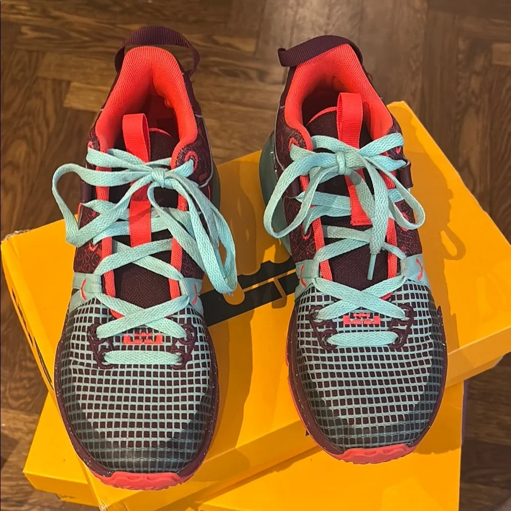 Nike Kids Sneakers - Red and Teal